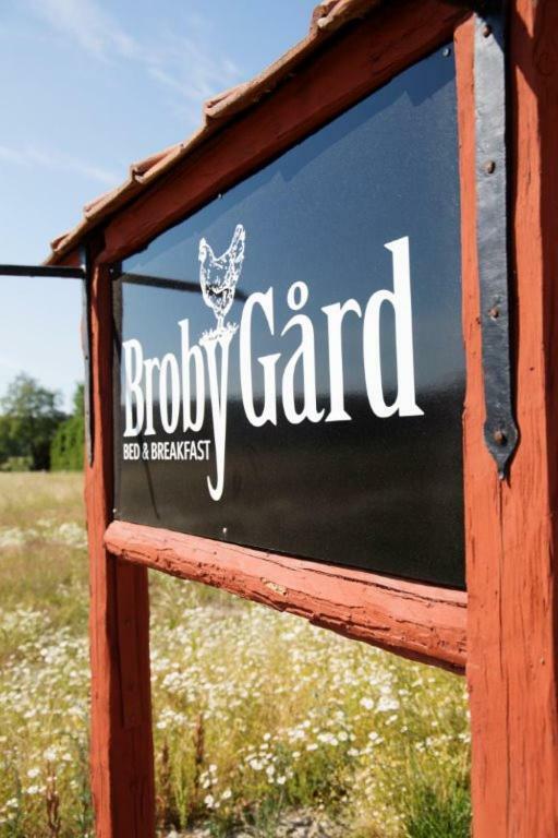 Broby Bed & Breakfast Nyköping Buitenkant foto