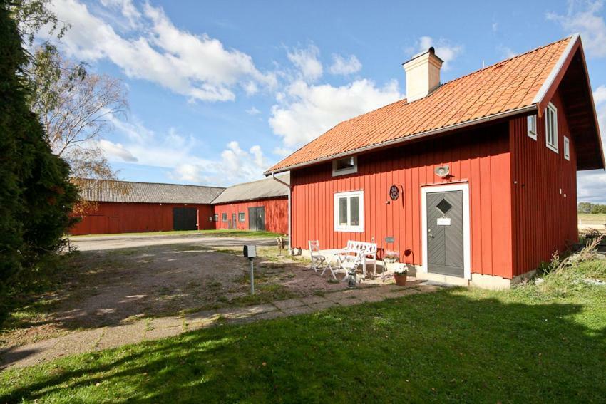 Broby Bed & Breakfast Nyköping Buitenkant foto